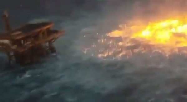 Espectacular Incendio En El Golfo De M Xico Por Una Fuga De Gas Unika Fm