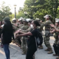 La Guardia Nacional de EEUU baila “La Macarena” en medio de una manifestación