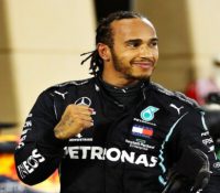 Lewis Hamilton renueva con Mercedes una temporada más