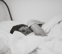 Una ‘tiktoker’ comparte un sencillo truco para quedarse dormido en 5 minutos