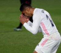 Vinicius evita la hecatombe del Madrid