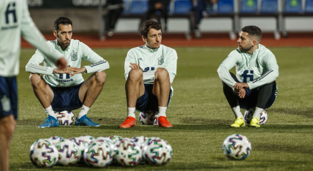 Ramos, Gayá y Gerard Moreno, bajas en el primer entrenamiento de España