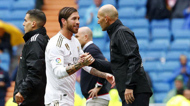 Los jugadores del Real Madrid se despiden con cariño de Zidane