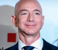 Miles de firmas en change.org para que Bezos no regrese a la tierra