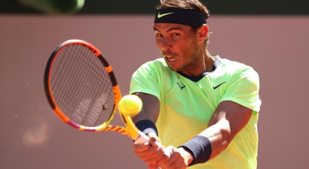 Nadal cumple en su debut en Roland Garros