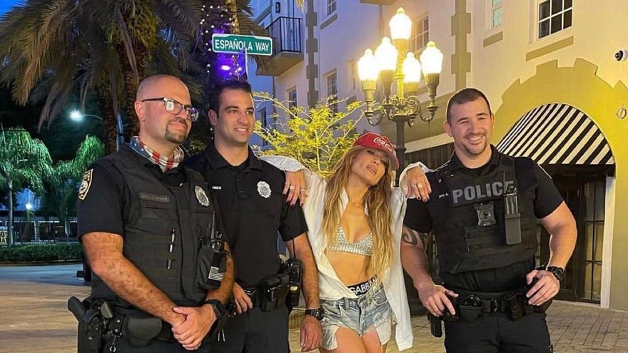 Rauw Alejandro y Jennifer Lopez han sido sorprendidos grabando un videoclip en Miami
