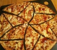 Dos matemáticos revelan la forma perfecta para corta una pizza en partes iguales