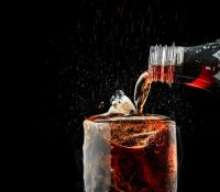 Muere un joven tras beber 1,5 litros de refresco en 10 minutos