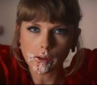 Taylor Swift estrena el videoclip de «I Bet You Think About Me»: o cómo amargar la boda a un ex novio