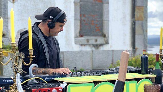 Toni Varga presenta el streaming de la serie “Live Villa’s Stream (LVS)” de Zoun
