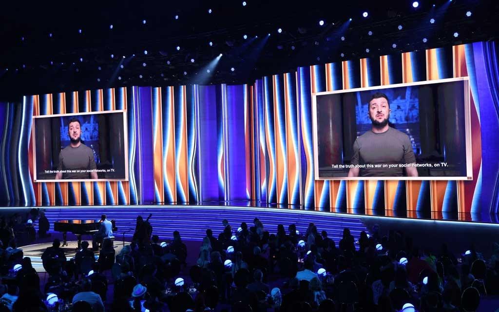 Volodymyr Zelensky, en los premios Grammy; ¡Llenen el silencio con su música!