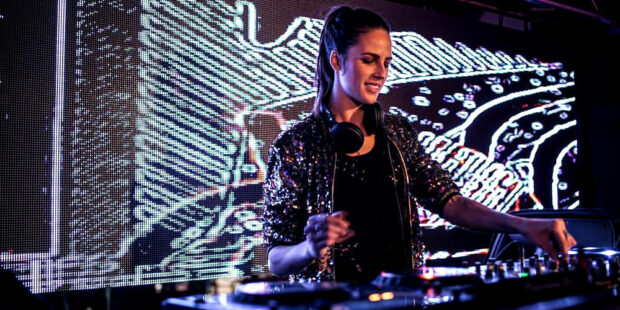 Brina Knauss en LAB theCLUB