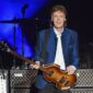 Paul McCartney canta junto a John Lennon en su regreso a los escenarios