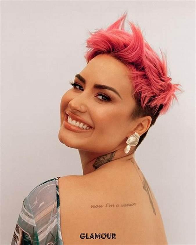 Demi Lovato anuncia "Skin of my teeth"