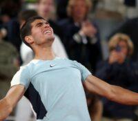 Rafa Nadal y Carlos Alcaráz se clasifican para los cuartos de Roland Garros