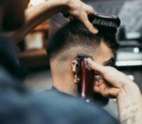 Sanidad alerta de un brote de ‘tiña’ en peluquerías españolas